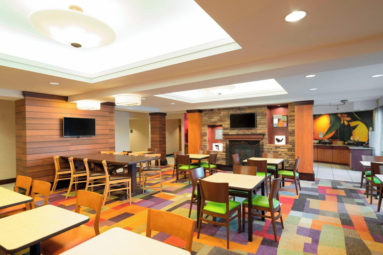 Food & Drinks 5, Fairfield Inn And Suites By Marriott State College, Centre