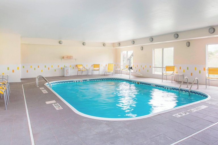 Sport & Beauty, Fairfield Inn & Suites Greeley, Weld
