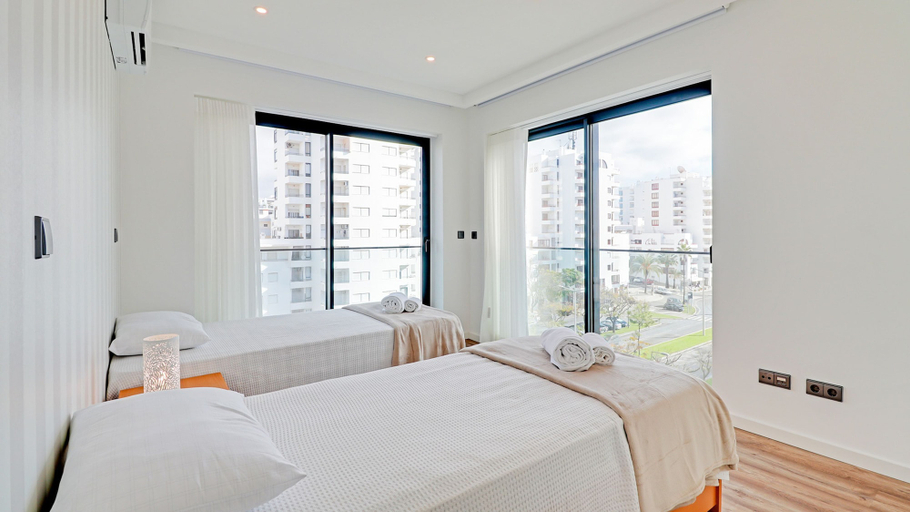 Bedroom 3, SKY Beach Apartment in Quarteira, Loulé