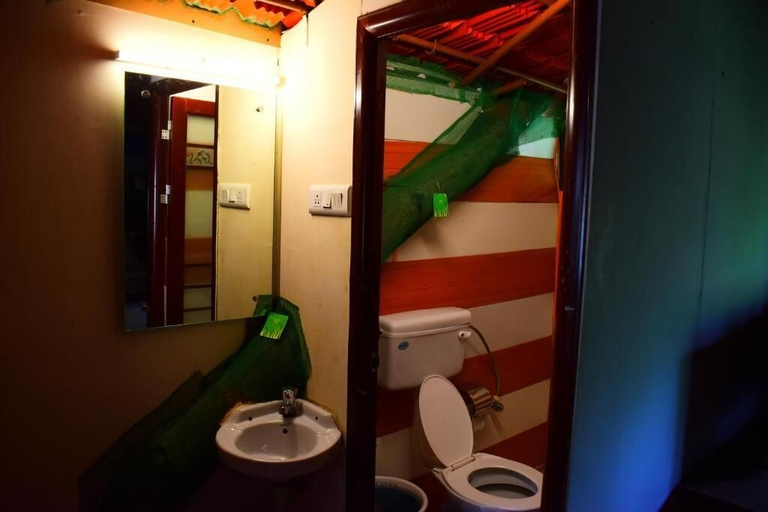 Bathroom, The Brook Resort, Seoni