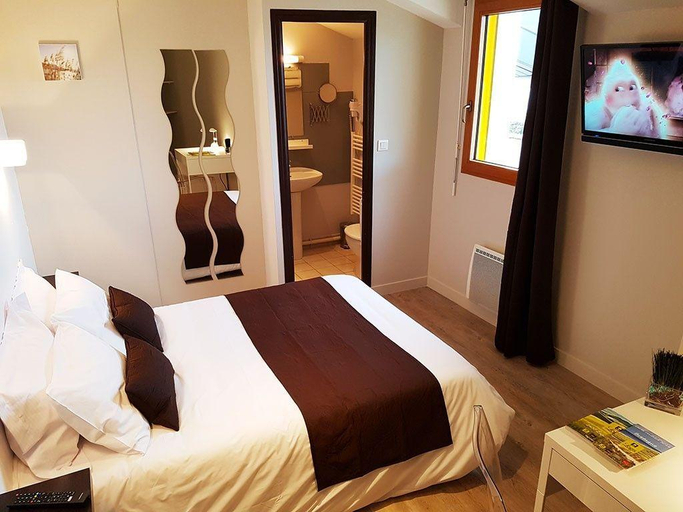 Bedroom 2, Logis Hotel du Large, Finistère