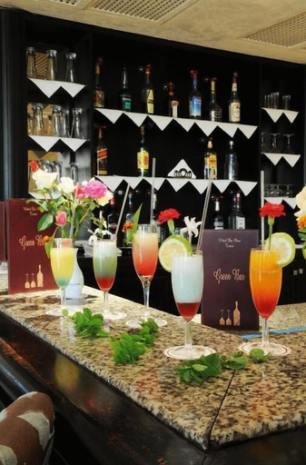 Food & Drinks 5, Hotel du Parc, Bab Bhar