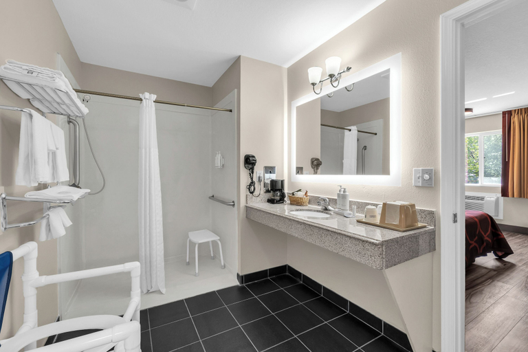 Bathroom 4, Super 8 by Wyndham Siloam Springs, Benton