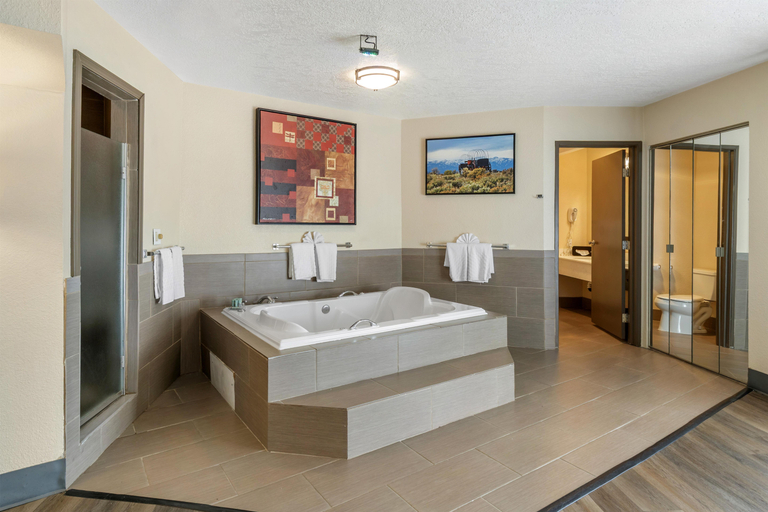Bathroom 4, Best Western Sunridge Inn & Conference Center, Baker
