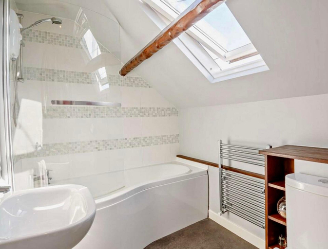 Bathroom, Cottage Sleeps 5 With Parking and Garden, Anglesey