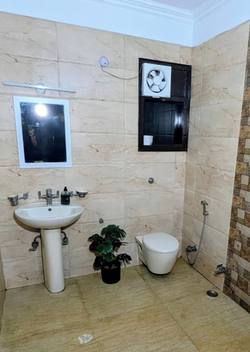 Bathroom 3, Fabhotel Galleria Stage, Gurgaon