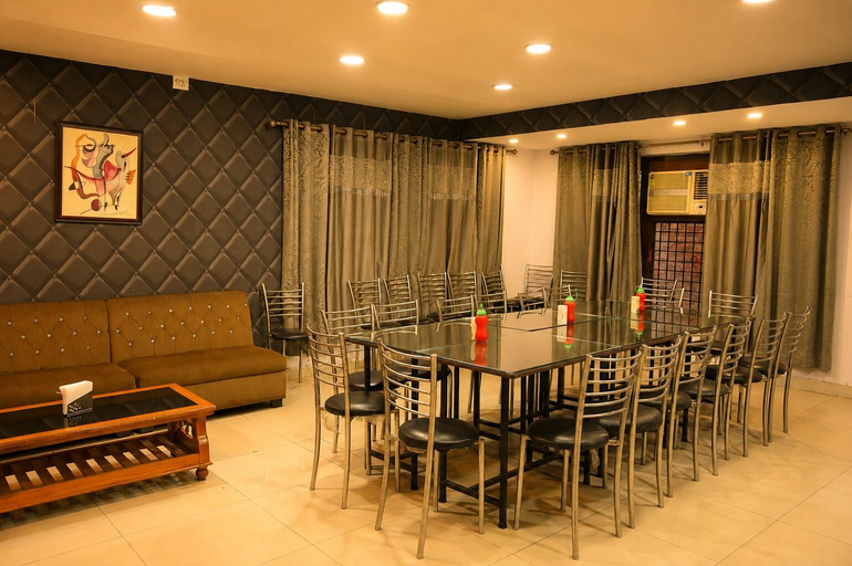 Food & Drinks 4, Mansarovar Hotel & Banquets, Bareilly