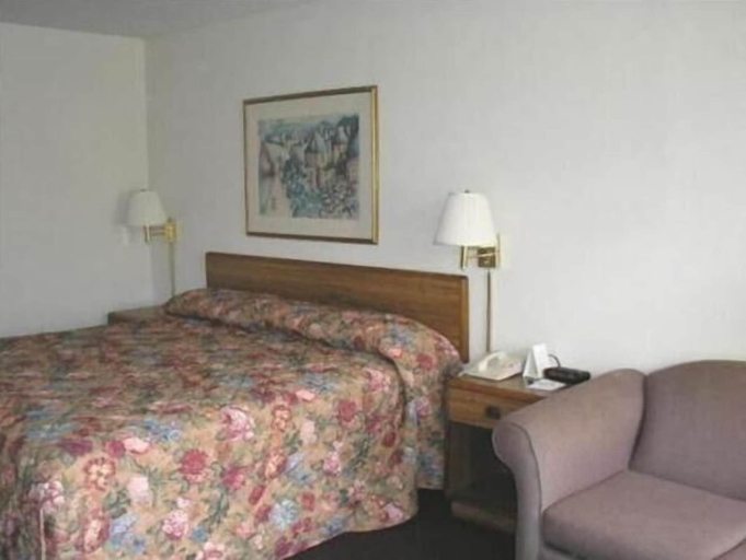 Bedroom 3, Guest Inn, Aiken