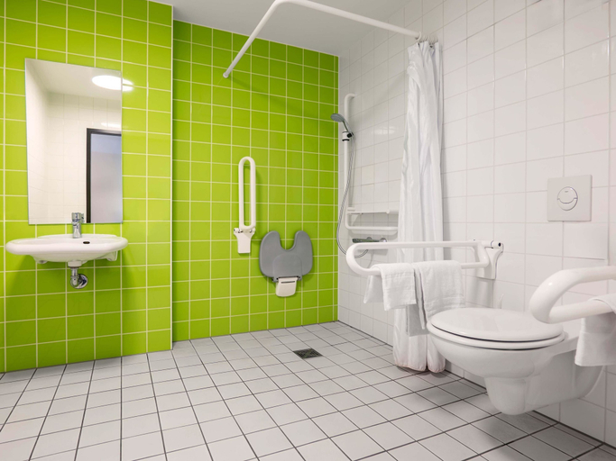 Bathroom 5, B&B Hotel Karlsruhe, Karlsruhe