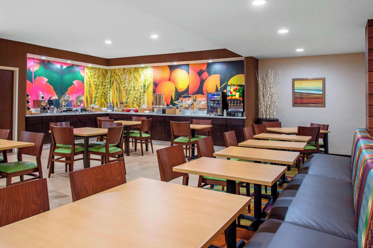 Food & Drinks 5, Fairfield Inn & Suites Santa Fe, Santa Fe