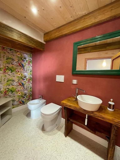 Bathroom 4, Borgo La Capraia, Arezzo