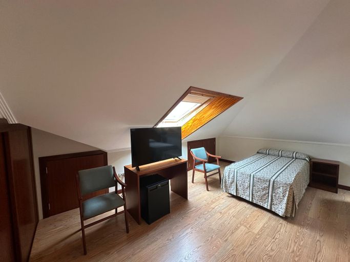 Bedroom 2, Hotel EntreRobles, Pontevedra