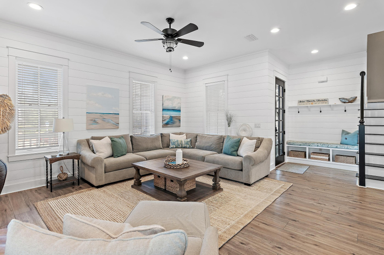 Living area 2, Willow & Waves, Walton