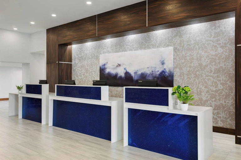 Public Area 2, Delta Hotels by Marriott Indianapolis Airport, Indianapolis
