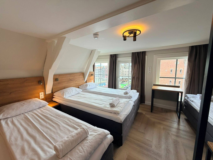 Bedroom 5, Hotel Continental Amsterdam, Amsterdam