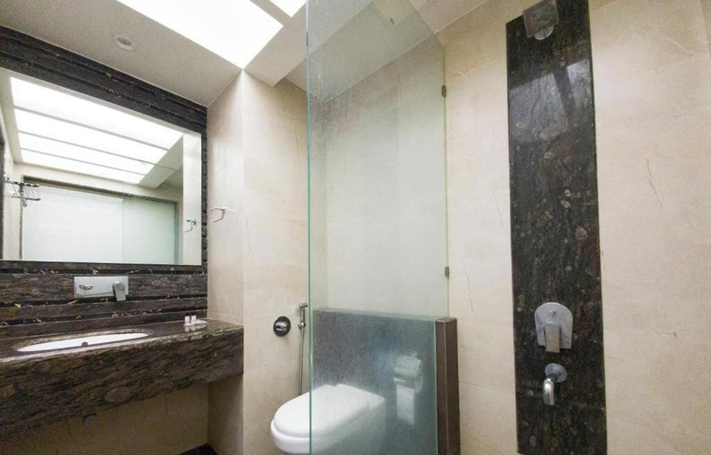 Bathroom 5, Hotel Grand Parivaar, Nashik