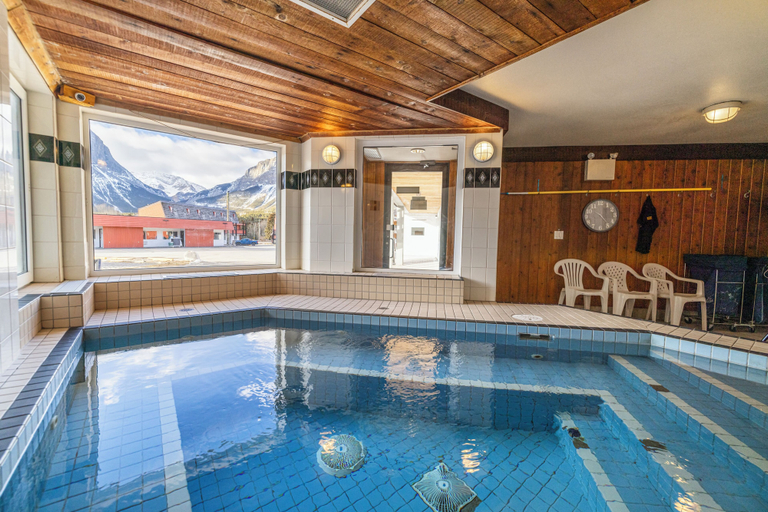 Sport & Beauty 5, Rocky Mountain Ski Lodge, Division No. 15