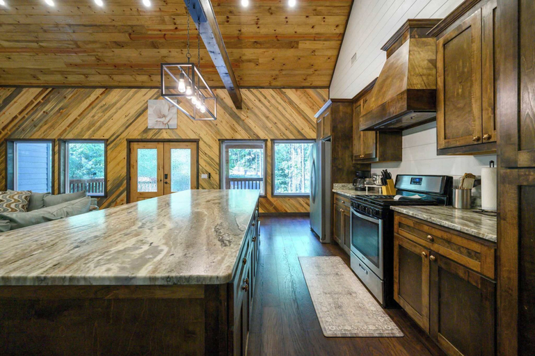 Private kitchen 5, Sweet Magnolia - 3BR Cozy Cabin, McCurtain