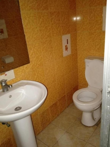 Bathroom 4, Checkpoint Inn, Nyali