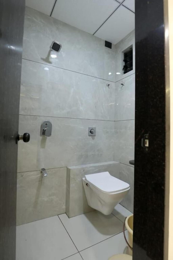 Bathroom 2, Hotel Bansi palace, Devbhumi Dwarka