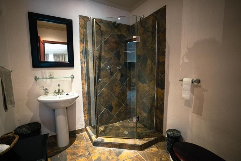 Bathroom 4, Olive Grove Guest Farm, Central Karoo