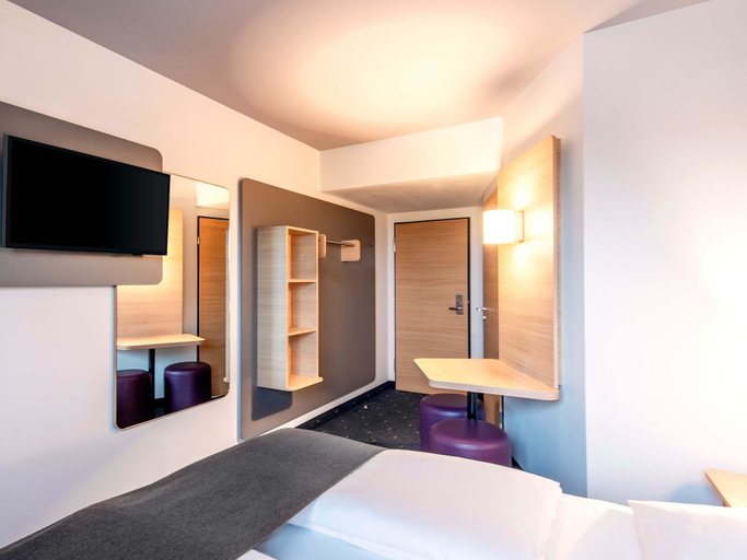 Bedroom 4, B&B HOTEL Regensburg-City, Regensburg