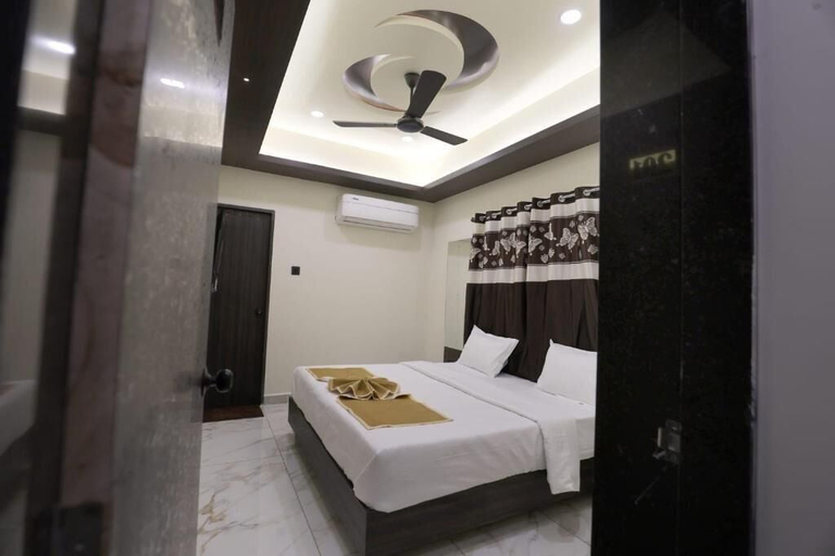 Room 5, Hotel Bansi palace, Devbhumi Dwarka