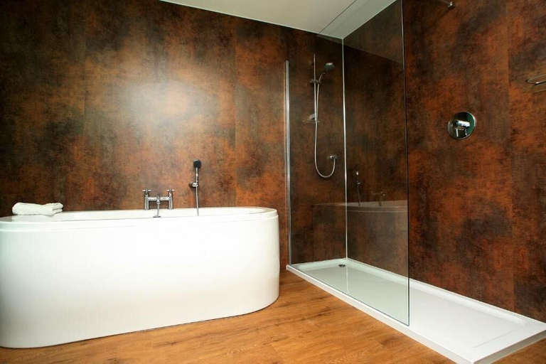 Bathroom 3, Seagate, Devon