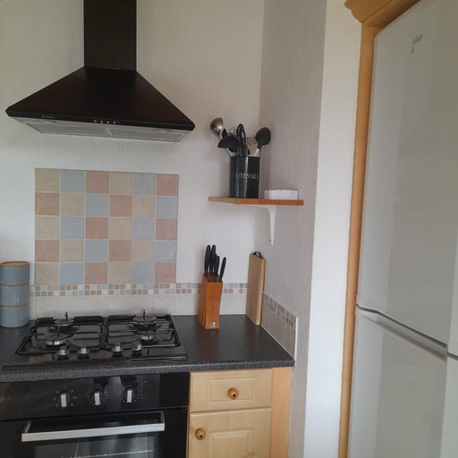 Private kitchen 2, Cabin Sleeps 6 With Indoor Pool Parking, Cornwall