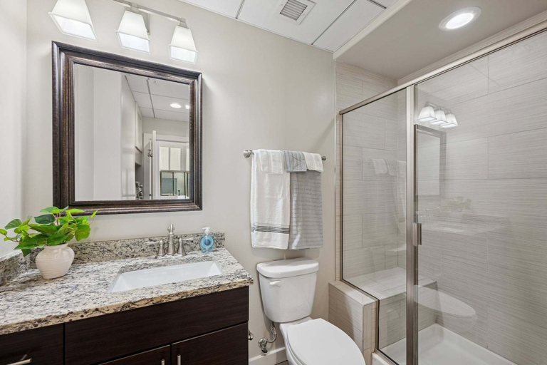 Bathroom 2, Harbor free indoor parking, Baltimore
