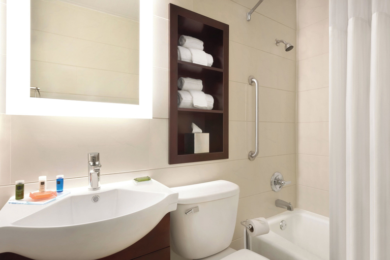 Bathroom 4, Holiday Inn BLOOMINGTON - NORMAL by IHG, McLean