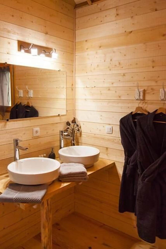 Bathroom 5, Les Lodges de Babylone, Haute-Savoie