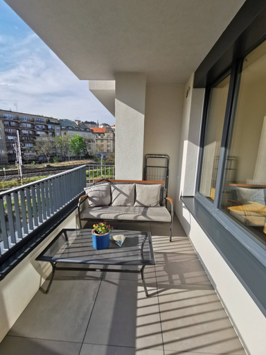 Balcony 4, Free Parking, Center Location, Nuslesky Pivovar Sunset Balcony Home, Praha 2