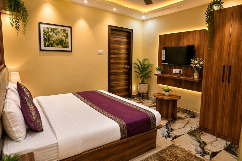 Room 5, Hotel Rai Regal, Varanasi
