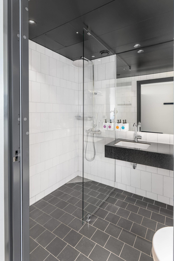 Bathroom 4, Quality Hotel Strawberry Arena, Solna