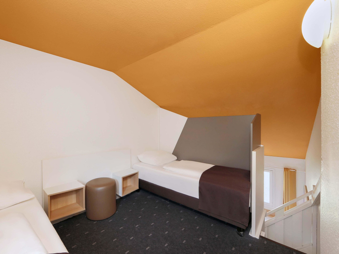 Bedroom 4, B&B HOTEL Berlin Genshagen-Süd, Teltow-Fläming