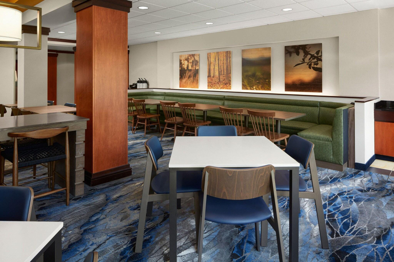 Food & Drinks 5, Fairfield Inn & Suites Bedford, Bedford