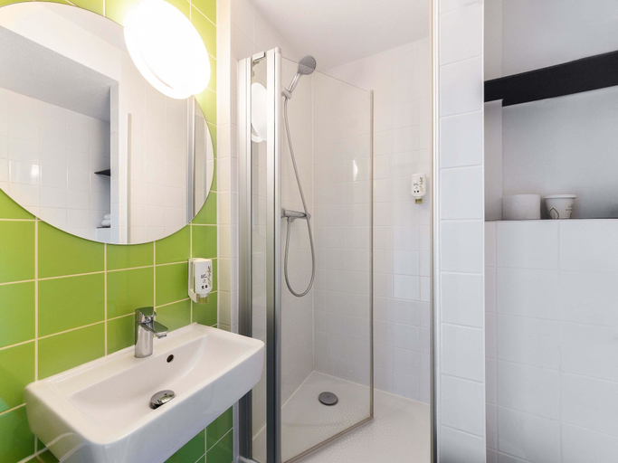 Bathroom 5, B&B Hotel Bochum-Herne, Herne
