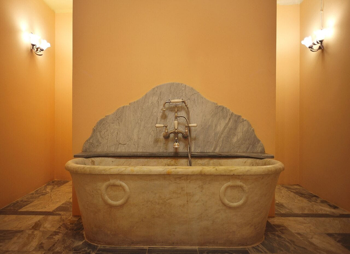 Bathroom 2, Club Carpeneto, Alessandria