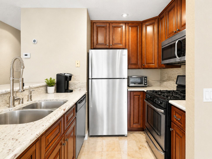 Others 5, Lakeview Condo, San Bernardino