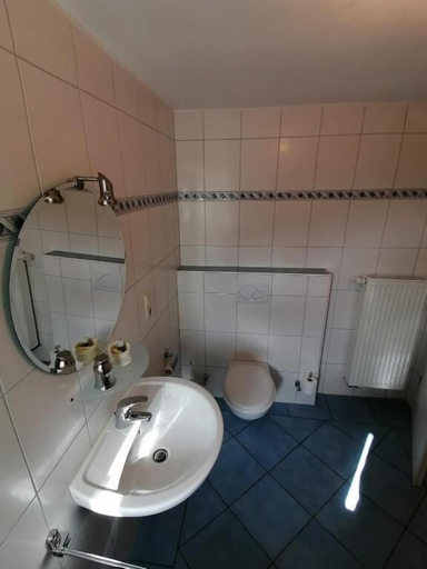 Bathroom 5, Gästehaus Burg Molbach, Düren