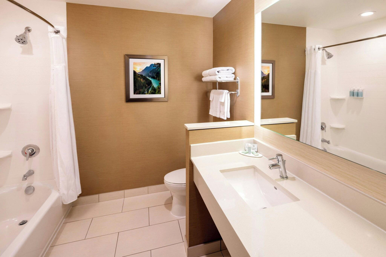 Bathroom 5, Fairfield Inn & Suites Moses Lake, Grant