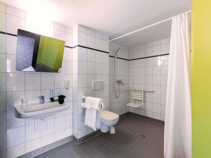 Bathroom 5, B&B Hotel Bochum-Herne, Herne