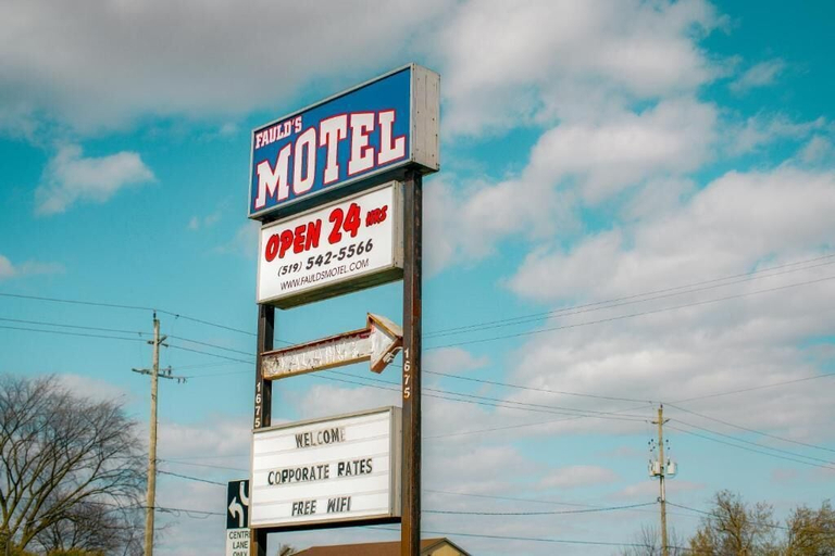Exterior & Views 2, Fauld's Motel, Lambton