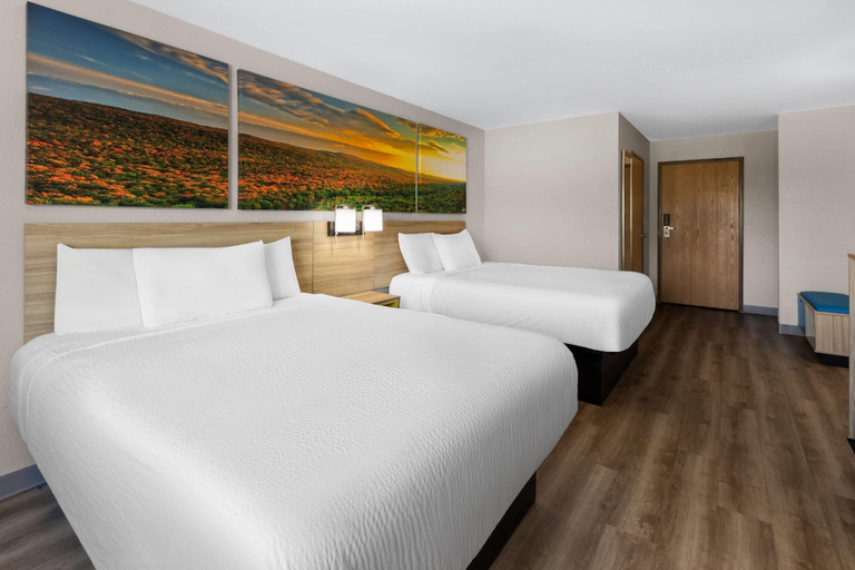 Bedroom 3, Days Inn by Wyndham Mankato, Nicollet