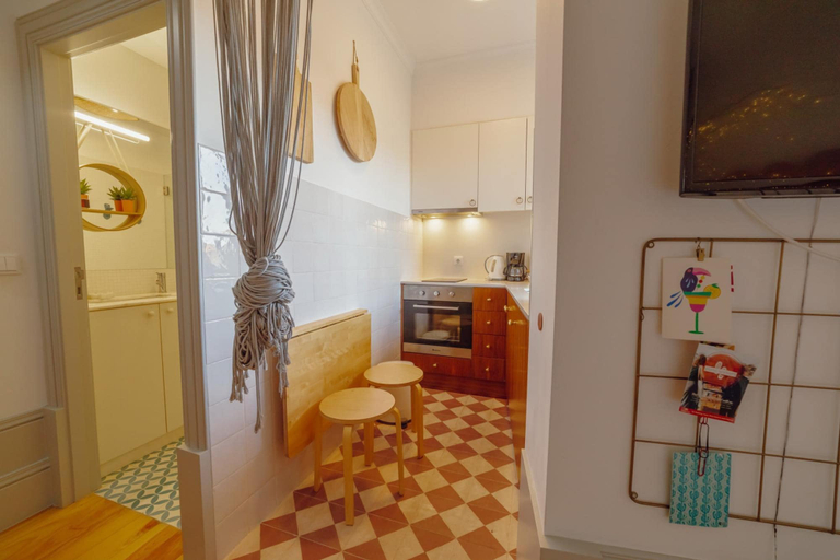 Room 3, Downtown Modern Studio With Terrace by Vacationy, Porto