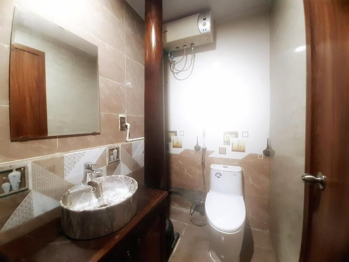 Bathroom 5, LANTANA Hue Homestay, Huế