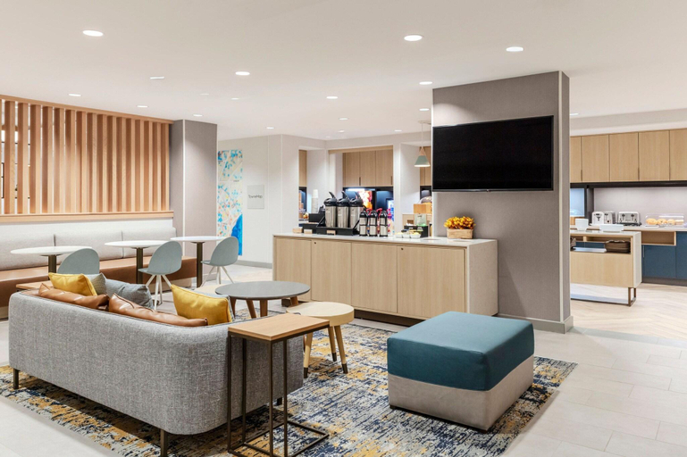 Public Area, TownePlace Suites by Marriott Chesterfield, Macomb