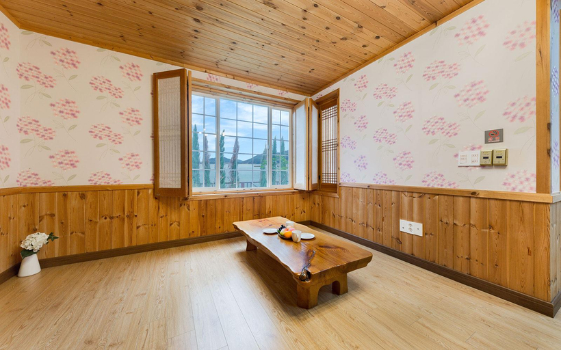 Others 3, Namhae Woongi House Pension, Namhae