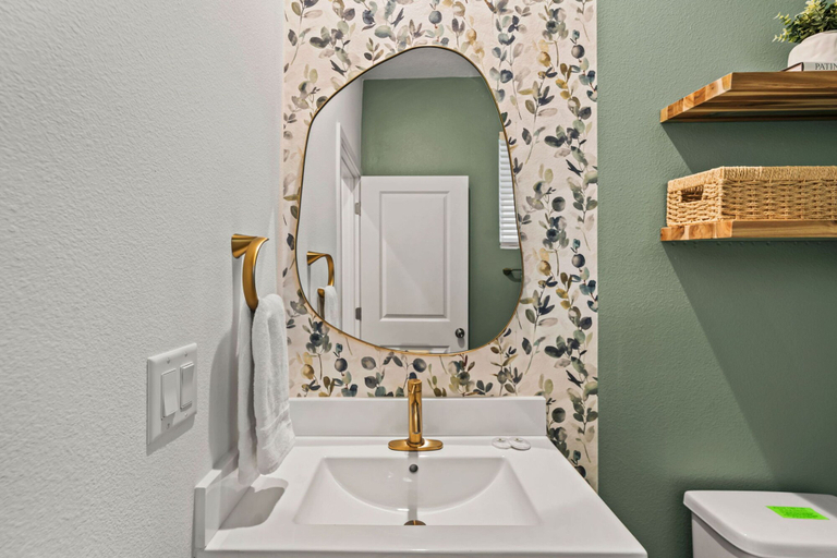Room 2, Brand New 6BR Villa Pool Spa PS5 Loft 2380, Osceola